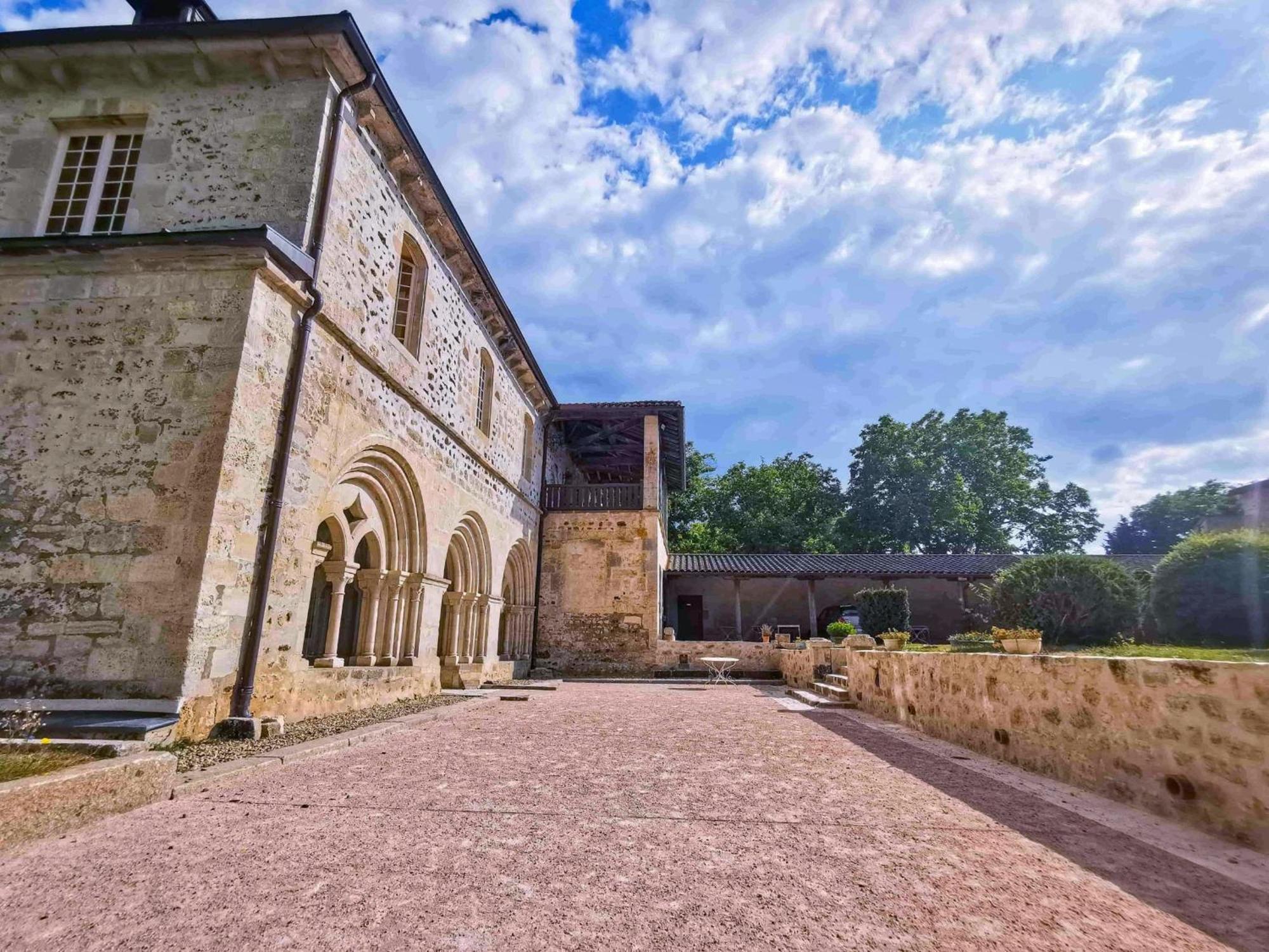 Abbaye Saint Gilbert Saint-Didier-la-Foret Exterior foto